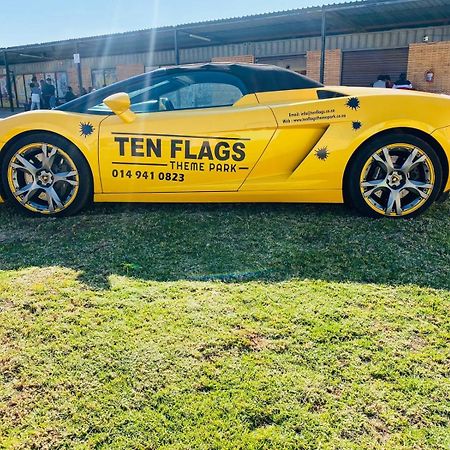 Ten Flags Theme Park Kroondal Exterior foto